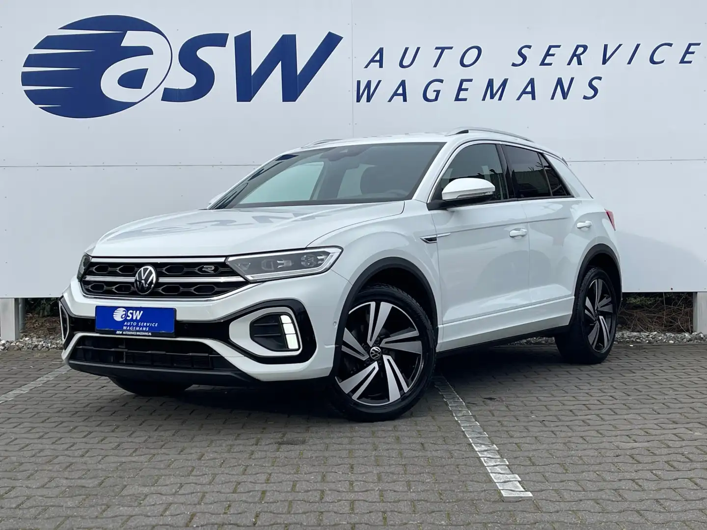 Volkswagen T-Roc 1.5 TSI R-Line | CarPlay | Camera | ACC | IQ Light Wit - 1