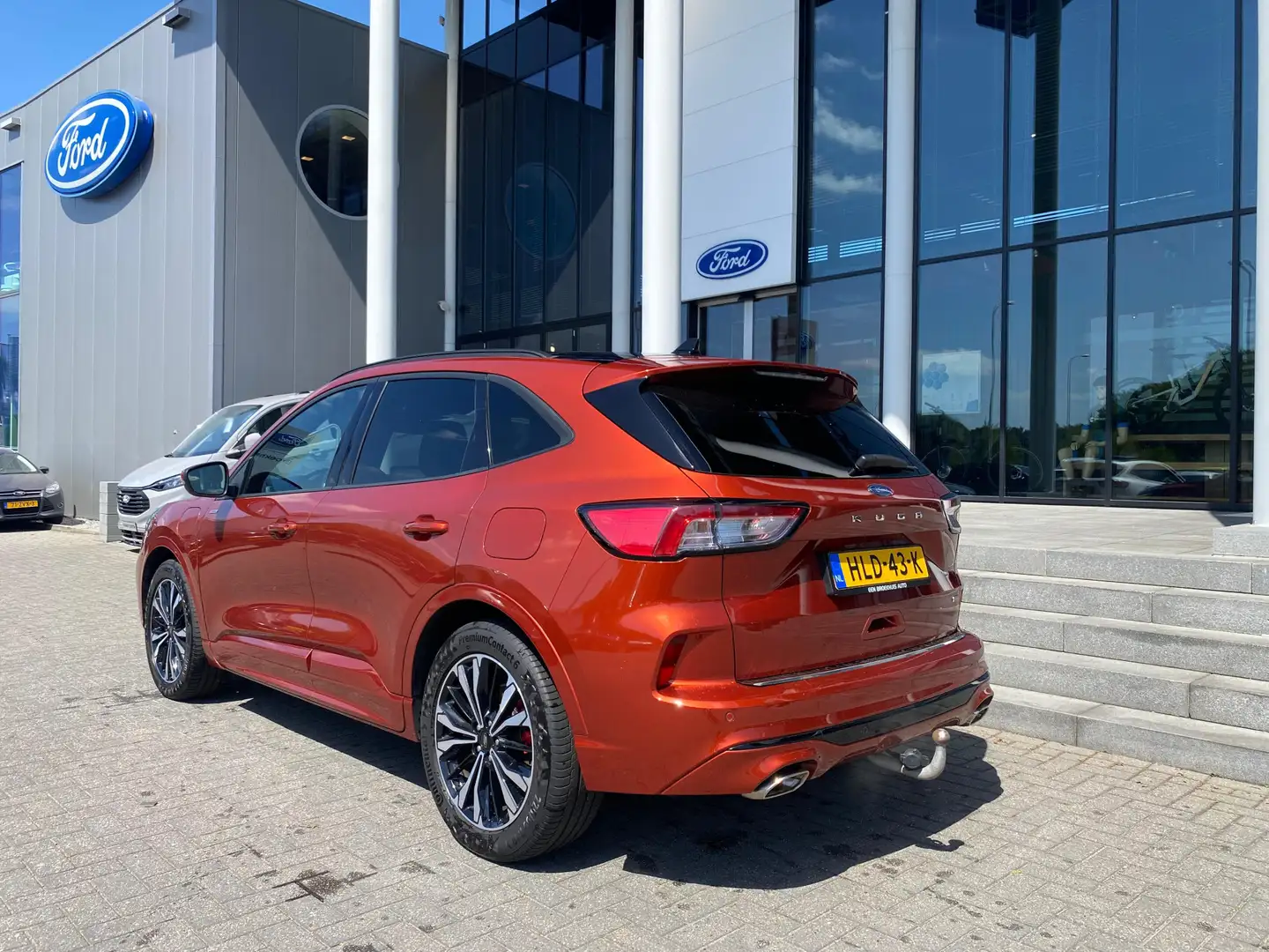 Ford Kuga 2.5 PHEV ST-Line X | 19 Inch | Pano-dak | Wegklap Rood - 2
