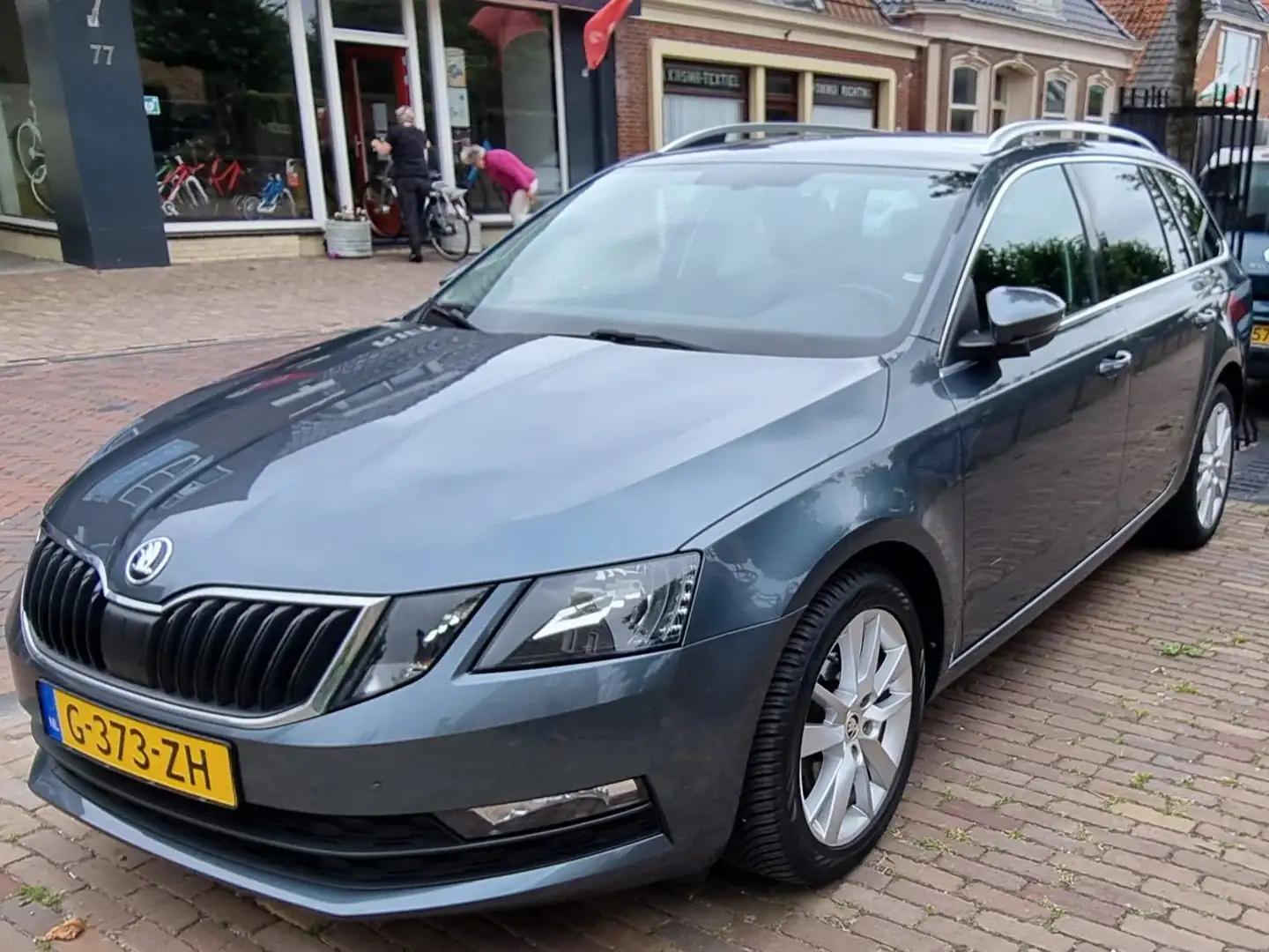 Skoda Octavia Octavia 1.6 TDI Clever Edition Grijs - 1