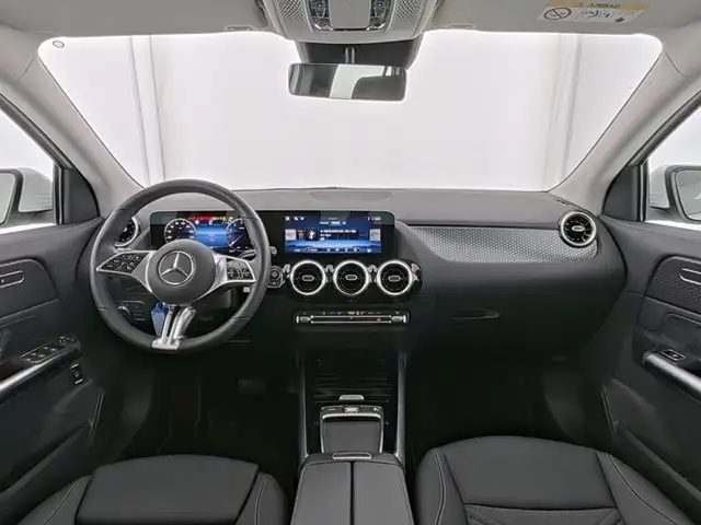 Mercedes-Benz GLA view 7