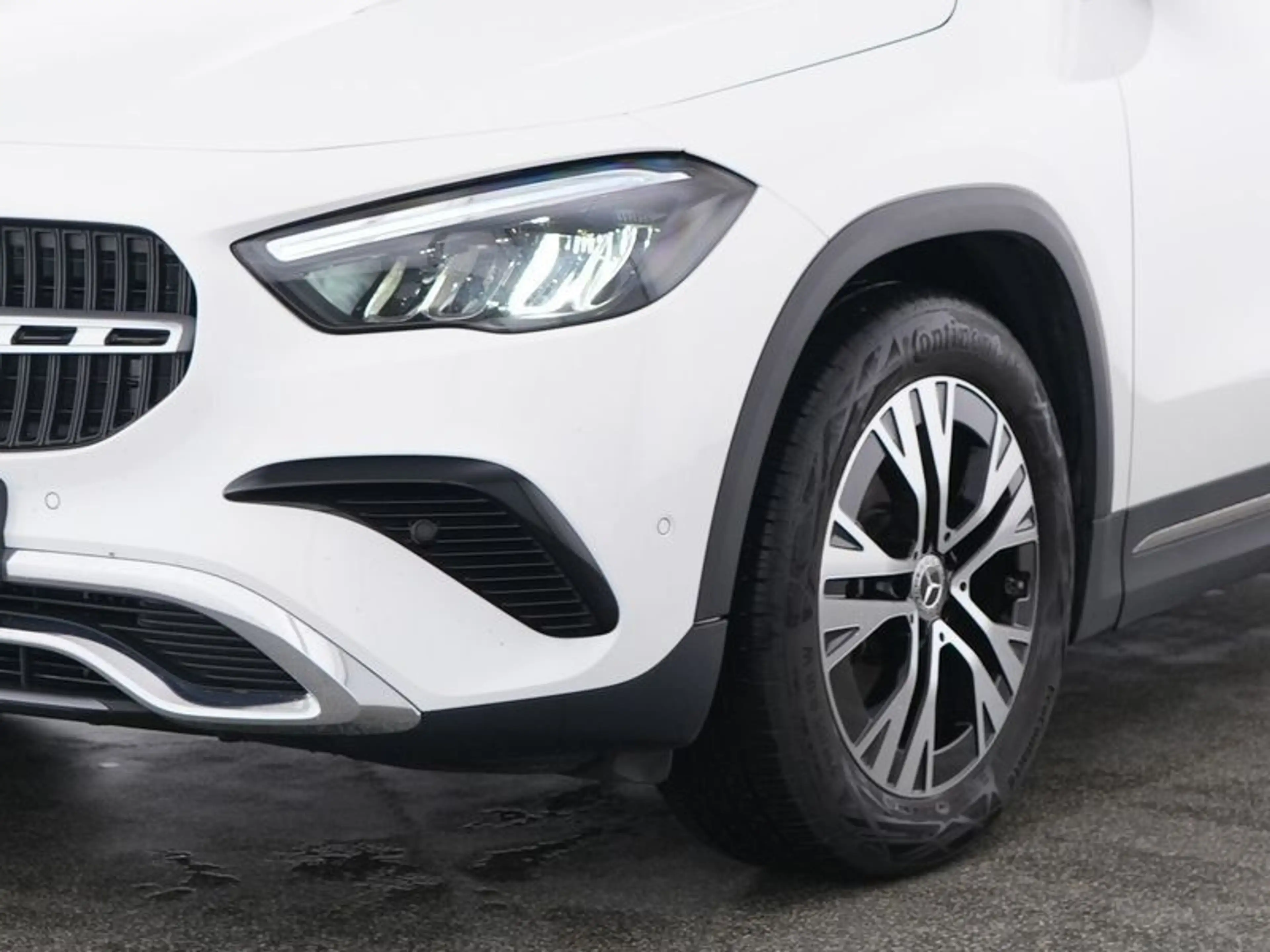 Mercedes-Benz GLA 180 Progressive-Line-Advanced/AHK/LED/Kamera — photo 2