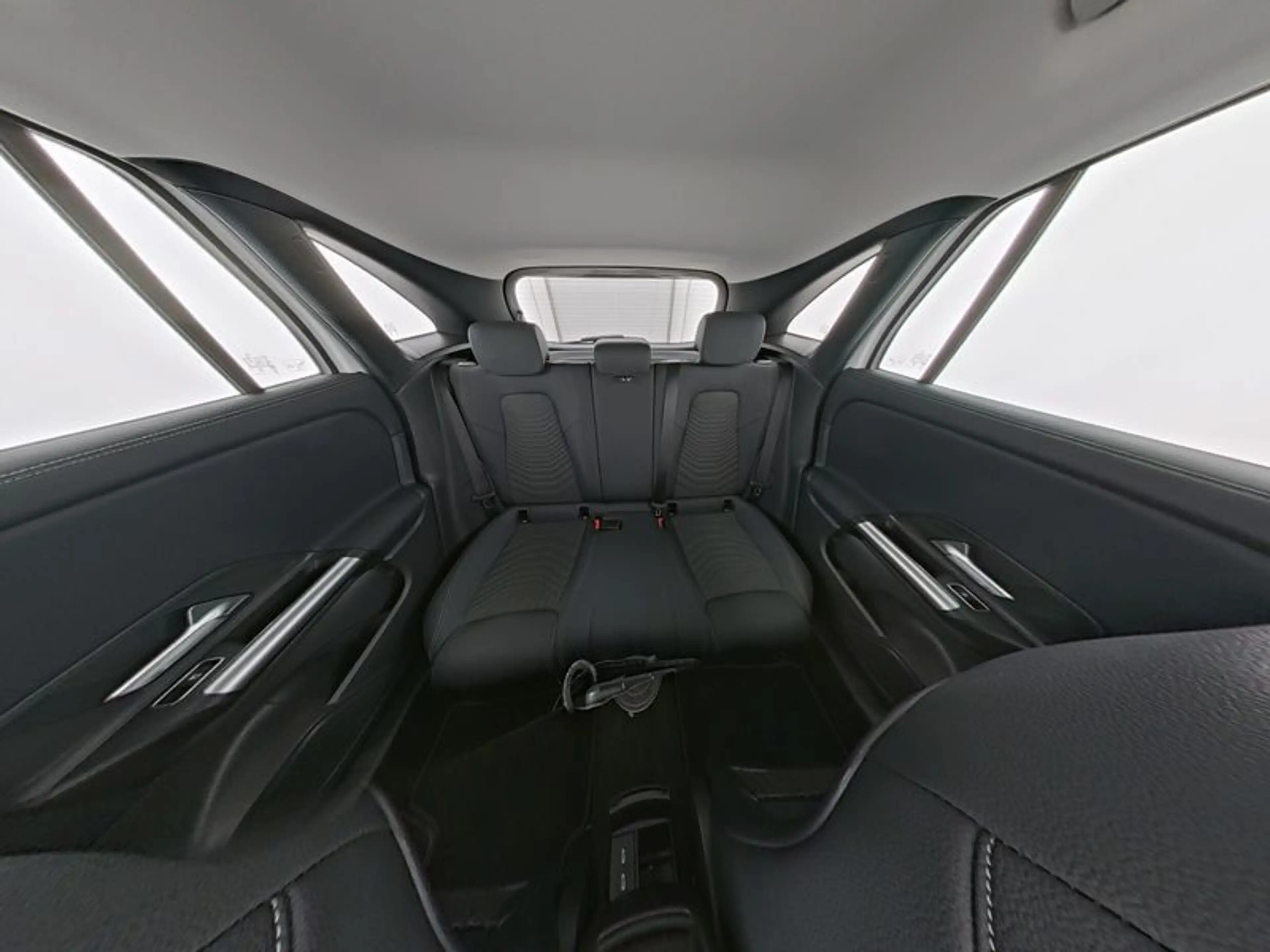 Mercedes-Benz GLA 180 Progressive-Line-Advanced/AHK/LED/Kamera — photo 9