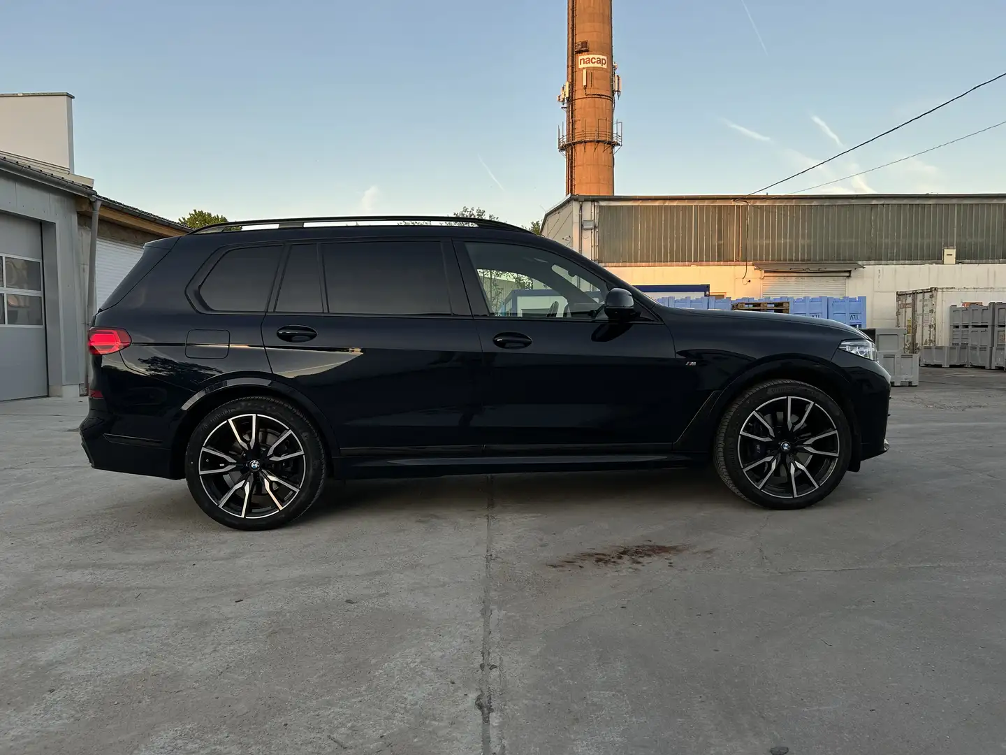 BMW X7 xDrive 40 i M Sport - Panodach-7Sitzer Schwarz - 2