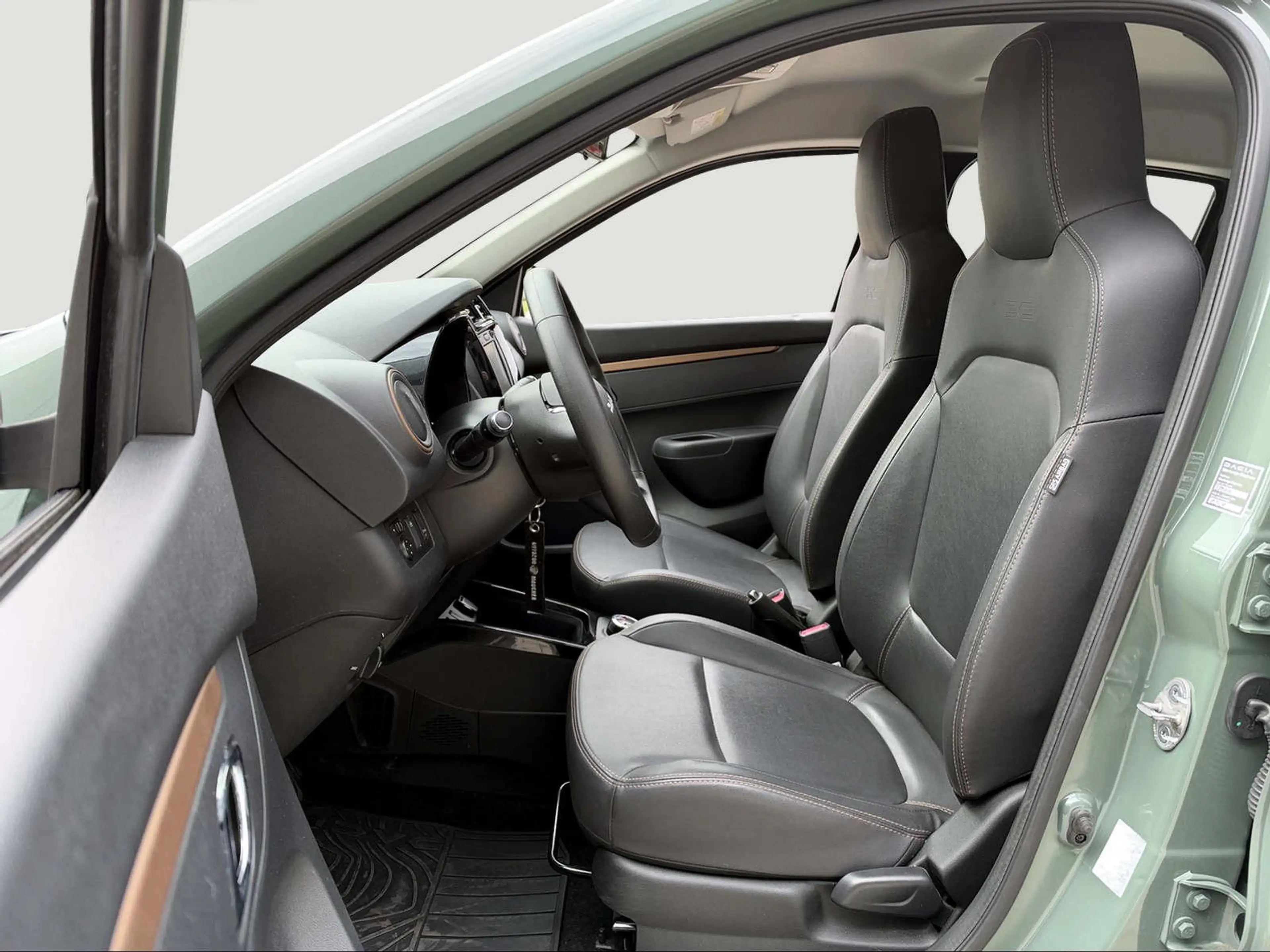 Dacia Spring Extreme APP/NAV/PDC/KAMERA — photo 5