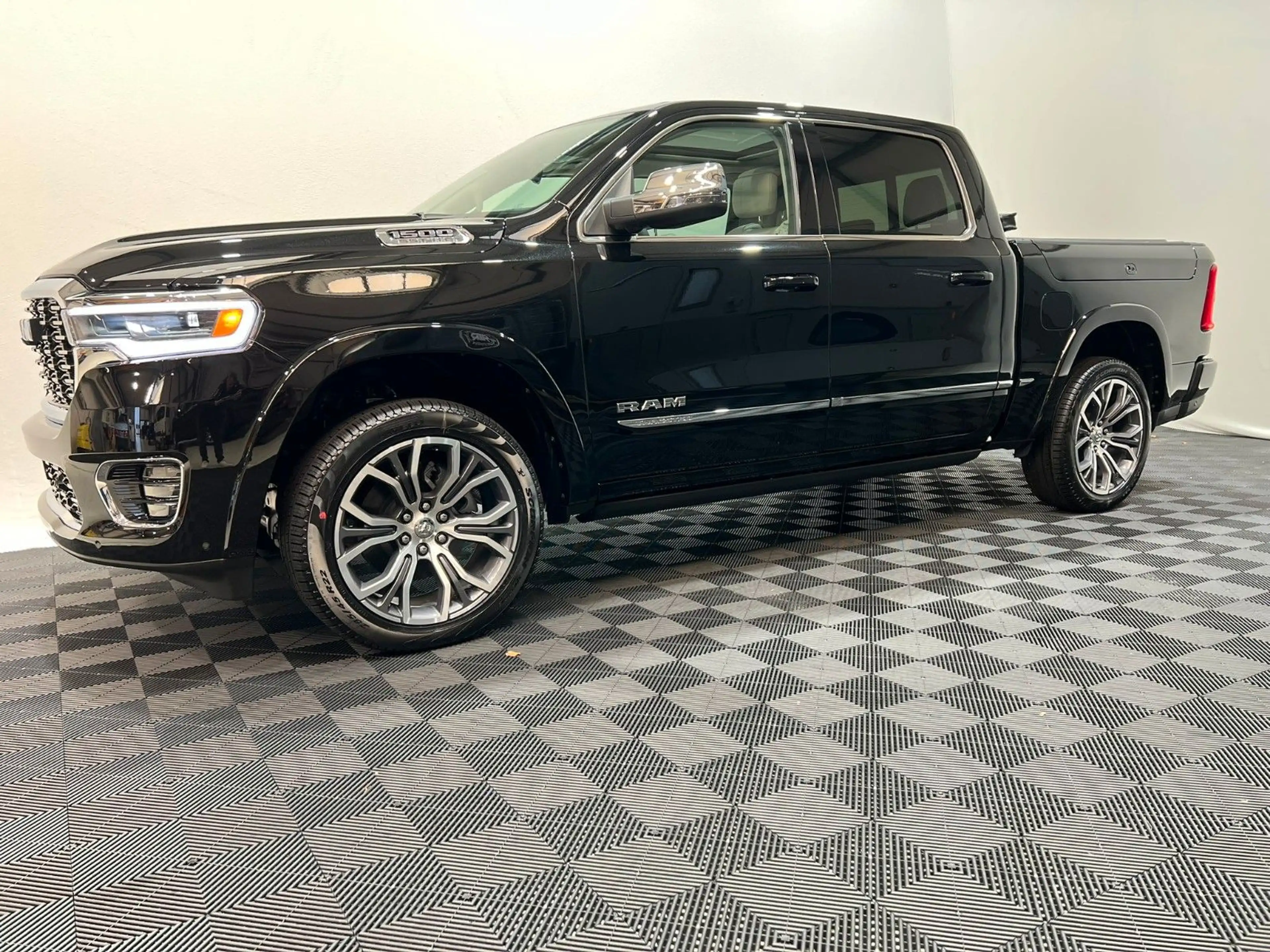 Dodge RAM 1500 Tungsten  H/O 3.0L — photo 5