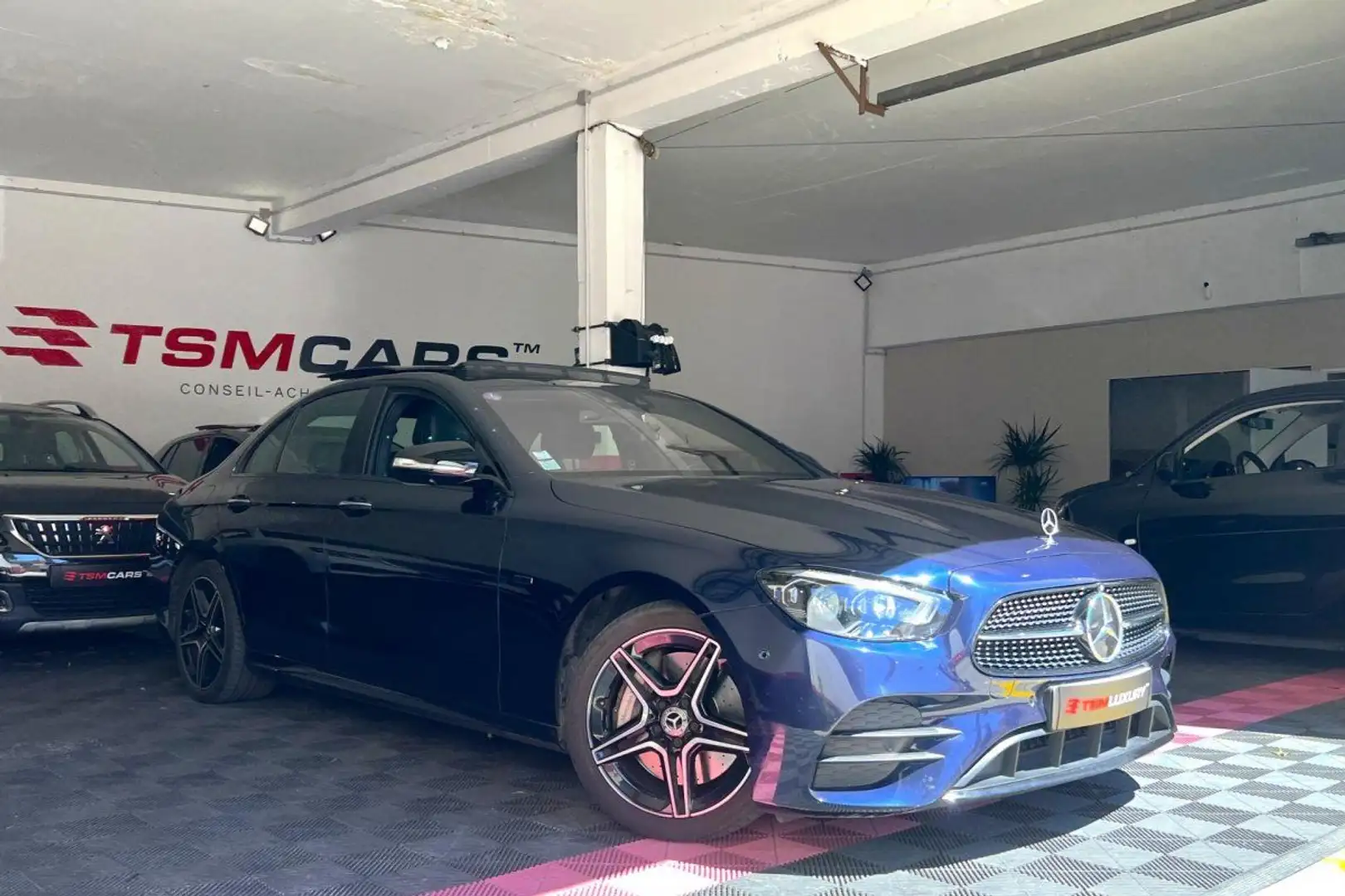 Mercedes-Benz E 300 300 %2B Hybrid EQ Power - BVA 9G-Tronic BERLINE -  Bleu - 1