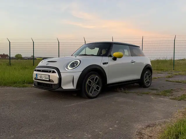 MINI Cooper SE 'Yours' Editie | Pano / Leder | Accu-garantie t/m 12/2029!