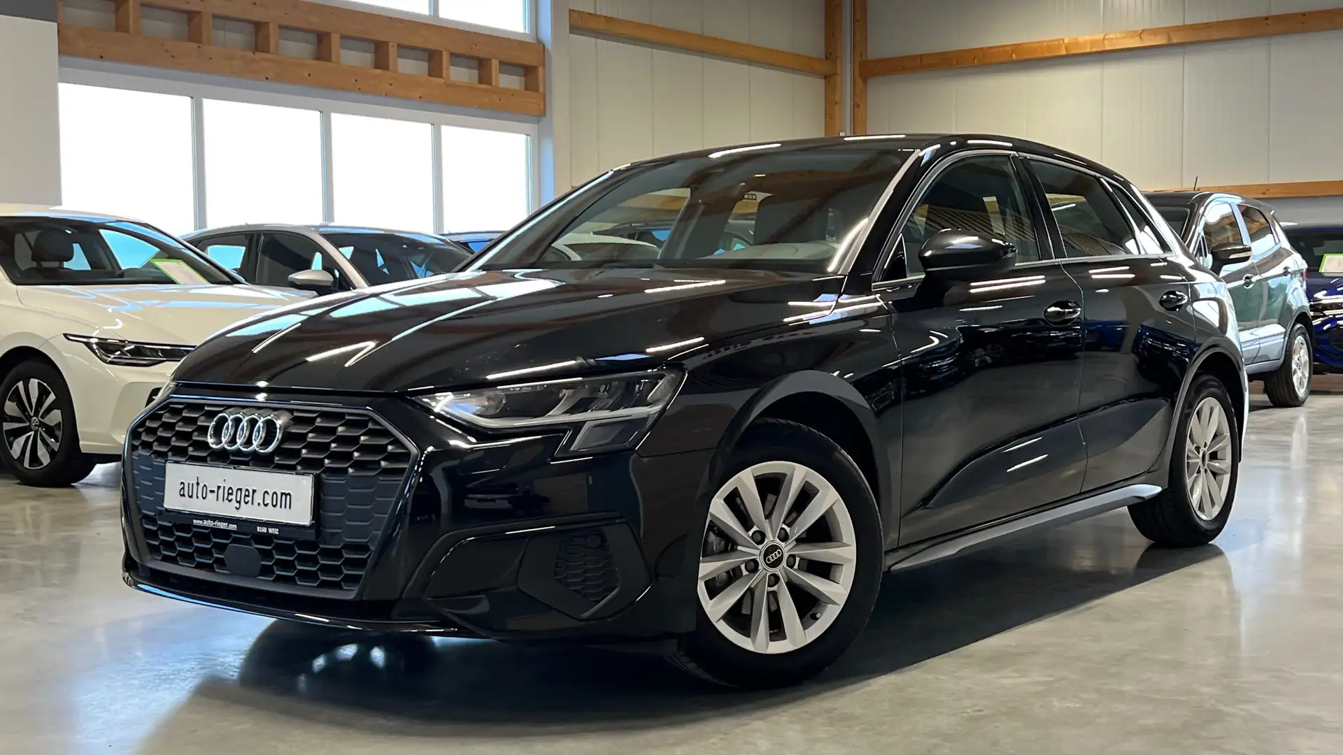 Audi A3 Sportback 35 TFSI Sportsitze, LED, App-Connect Schwarz - 2