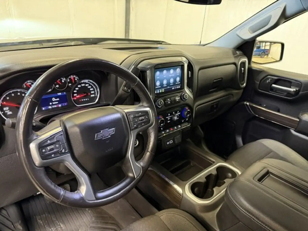 Chevrolet Silverado 1500 снимка Chevrolet Silverado 1500