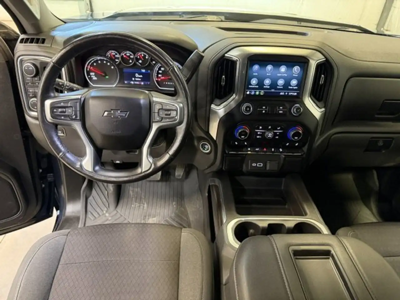 Chevrolet Silverado 1500 снимка Chevrolet Silverado 1500