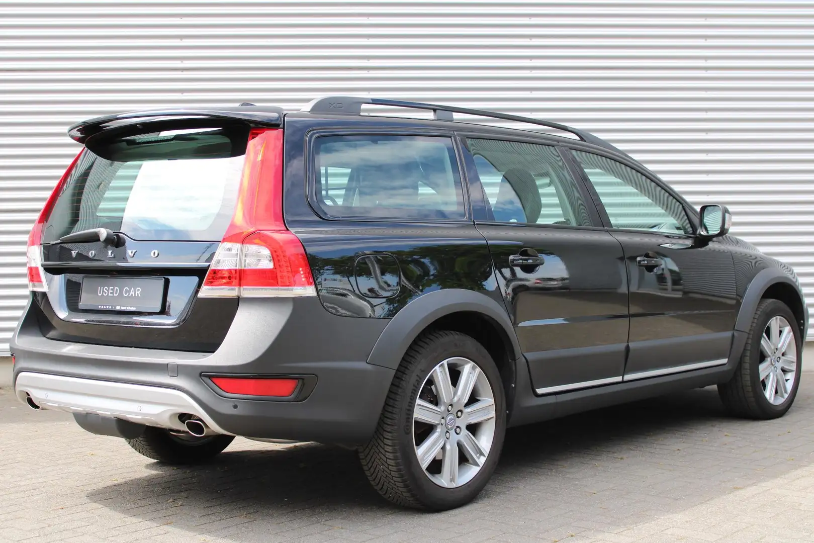 Volvo XC70 2.0 T5 FWD Dynamic Edition| Lederen Sportstoelen | Чорний - 2