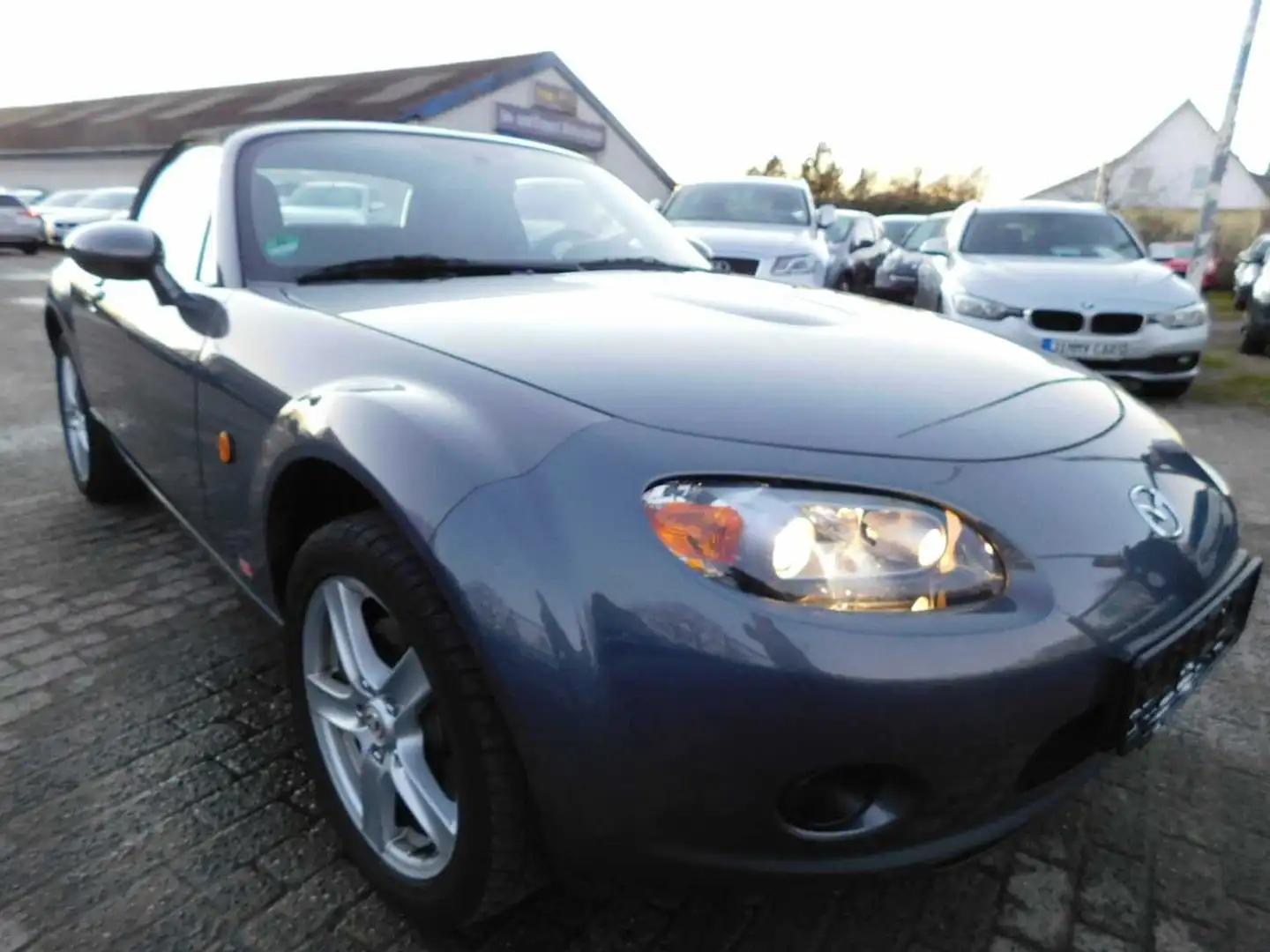 Mazda MX-5 1.8   neumotor 140000 km Grau - 2