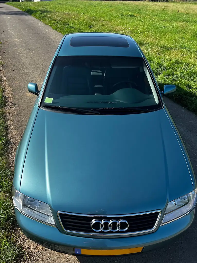 Audi A6 2.4 quattro Blau - 1