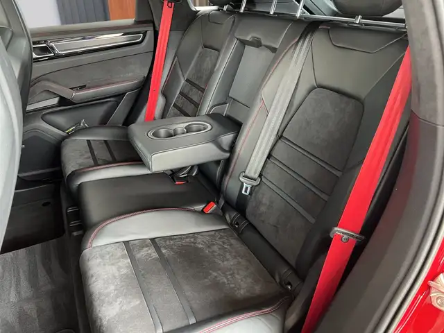 Porsche Cayenne view 21