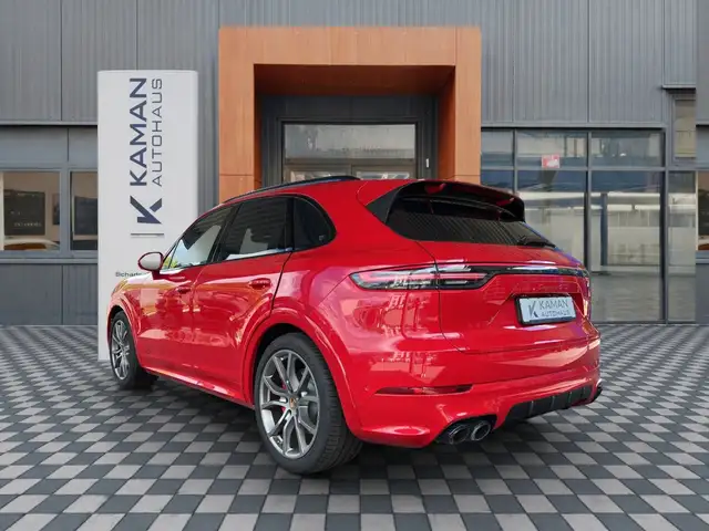 Porsche Cayenne view 24