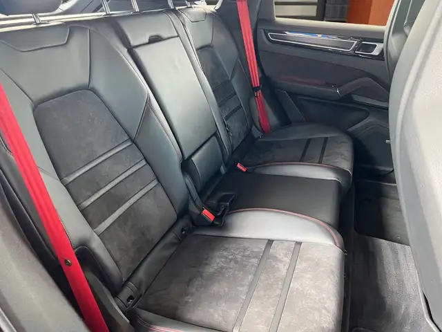 Porsche Cayenne view 20