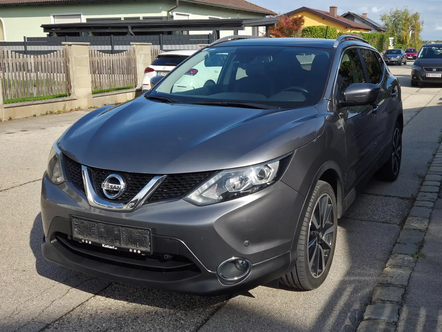 Nissan Qashqai Qashqai 1,6 dCi Tekna Aut. Tekna Grau - 1