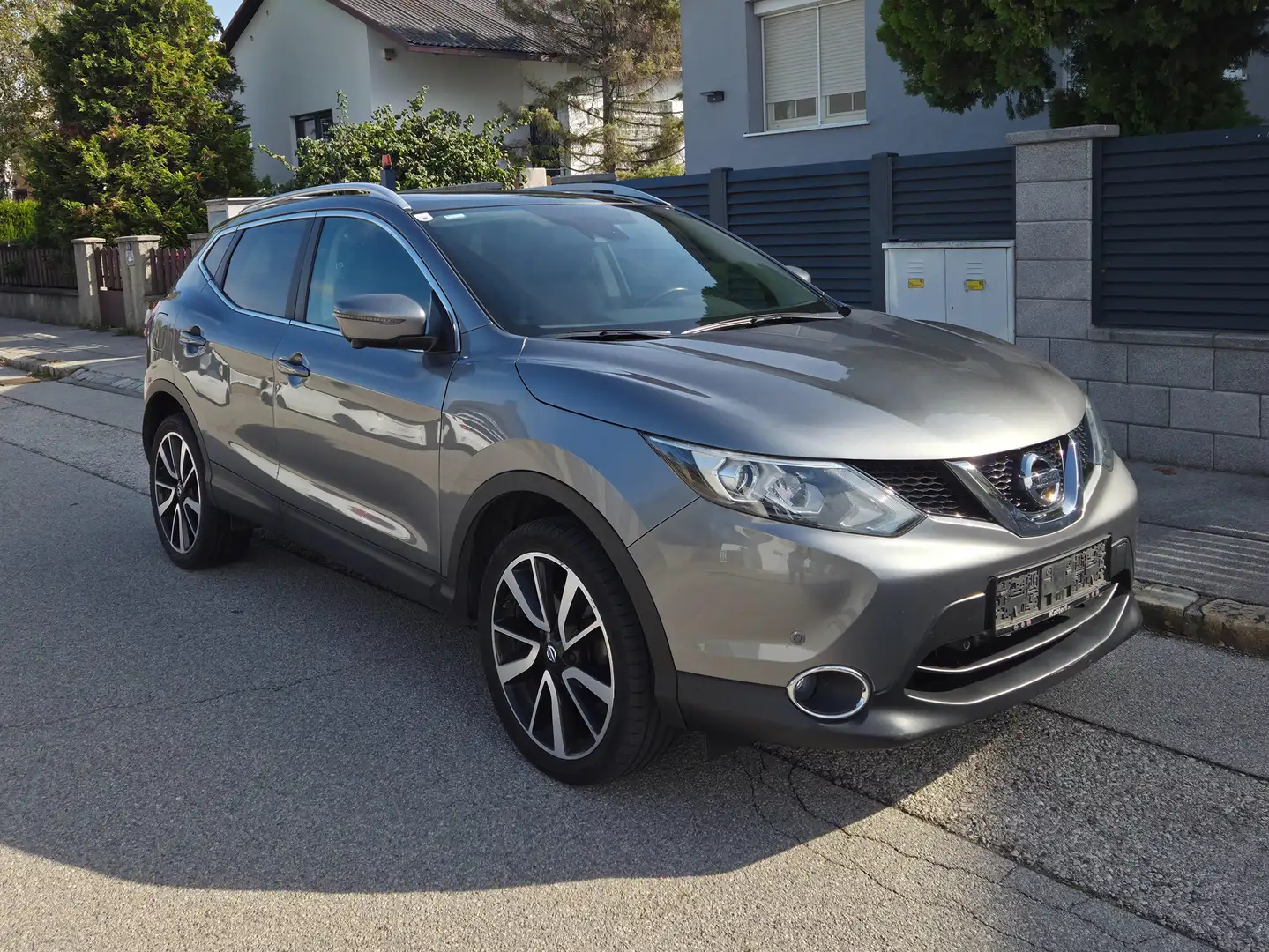Nissan Qashqai Qashqai 1,6 dCi Tekna Aut. Tekna Grau - 2