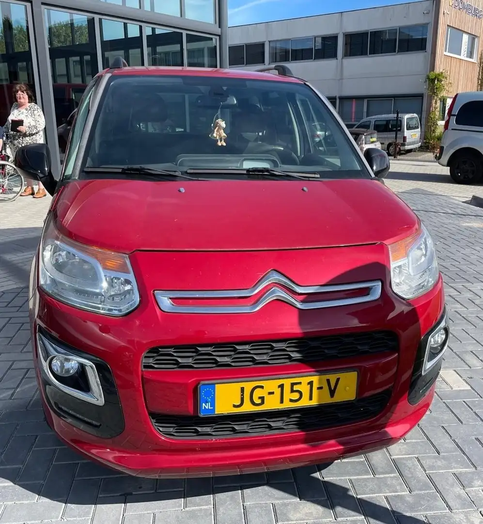Citroen C3 Picasso 1.2 PureT Feel Edition Rood - 1
