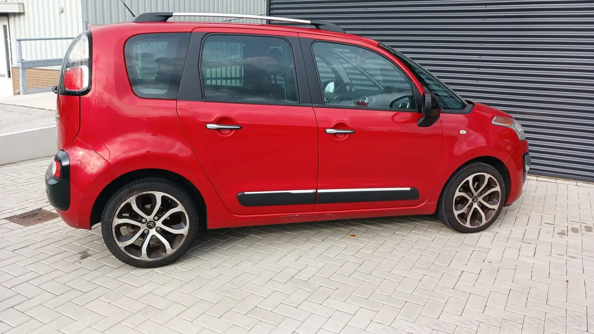 Citroen C3 Picasso 1.2 PureT Feel Edition Rood - 2