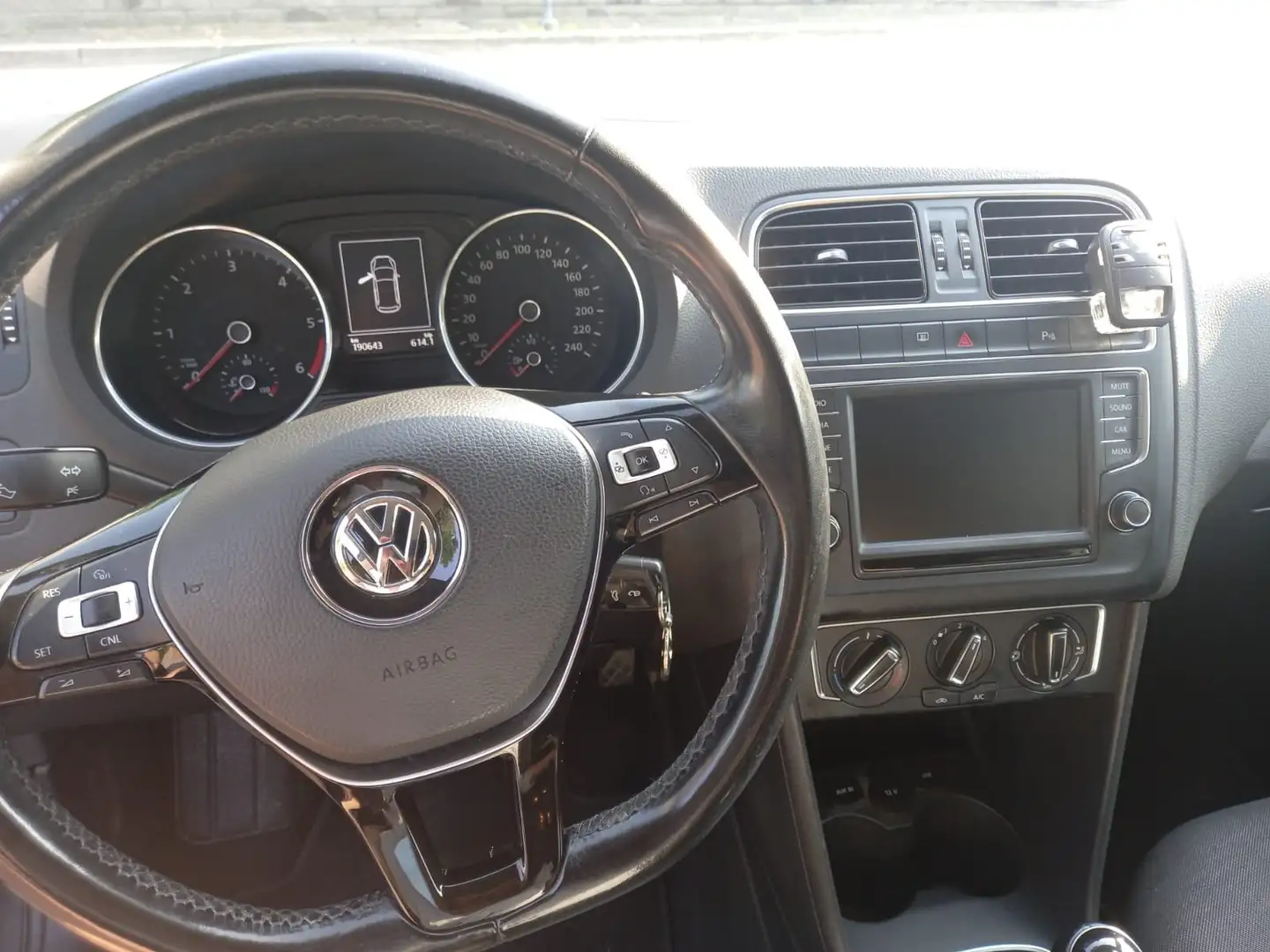 Volkswagen Polo Polo V 2014 5p 1.4 tdi Comfortline 75cv - 2