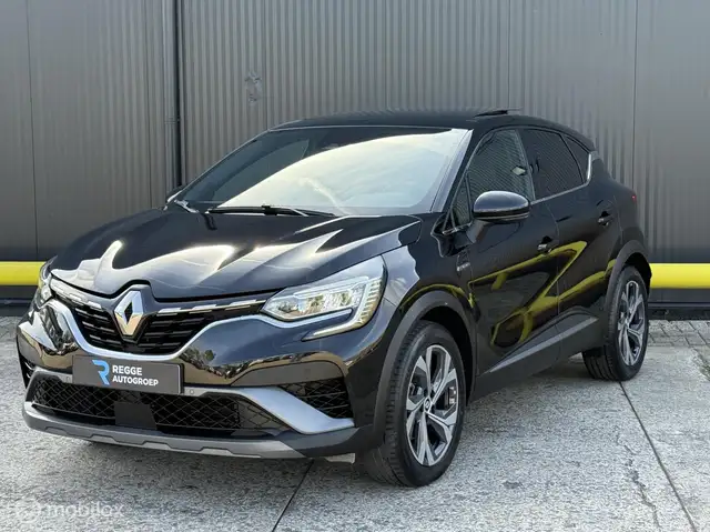 2022 Renault Captur in Black for sale