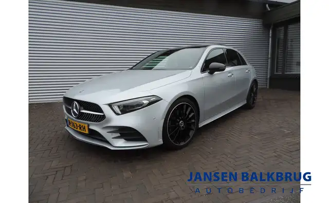 Mercedes-Benz A 220 Launch Edition Premium Plus panorama dak sfeerlich