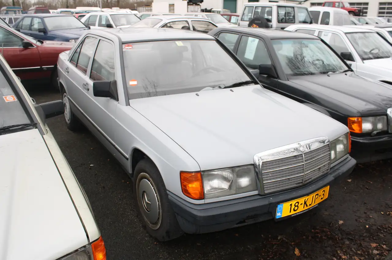 Mercedes-Benz 190D, foto 2