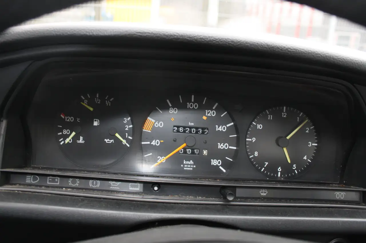 Mercedes-Benz 190D, foto 6