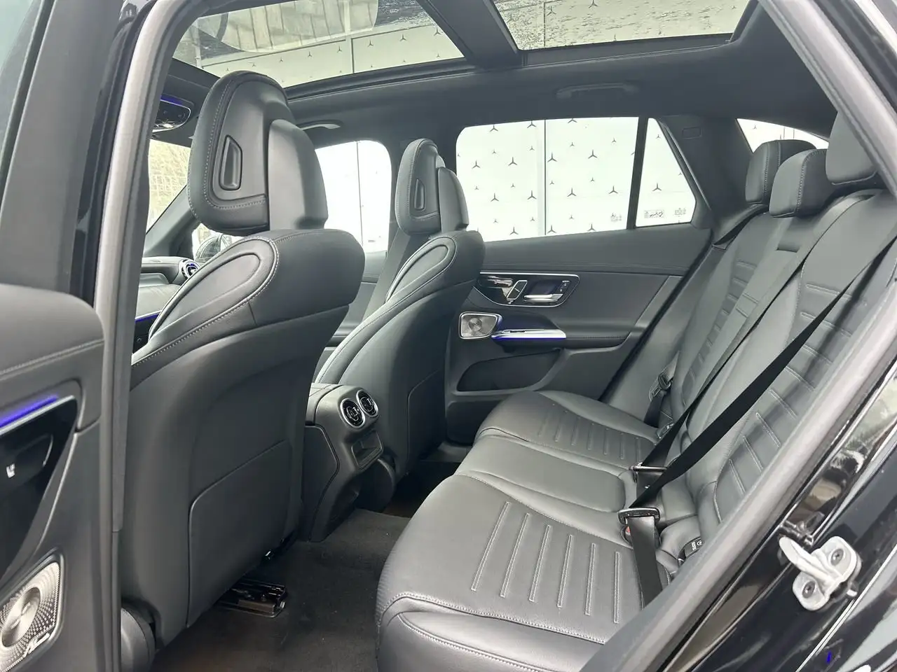 Mercedes-Benz GLC снимка Mercedes-Benz GLC