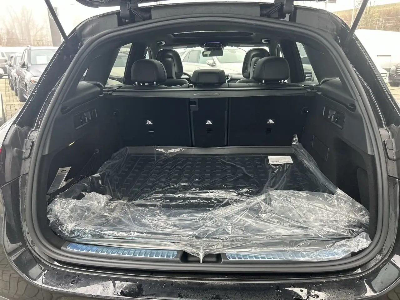 Mercedes-Benz GLC снимка Mercedes-Benz GLC