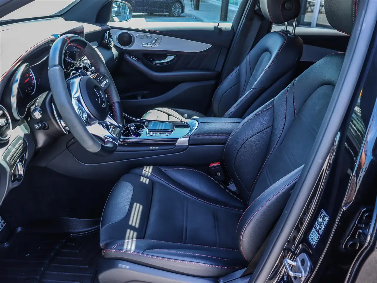 Mercedes-Benz GLC снимка Mercedes-Benz GLC