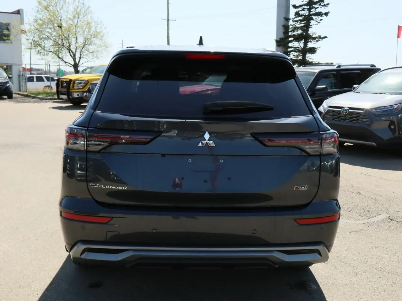 Mitsubishi Outlander снимка Mitsubishi Outlander