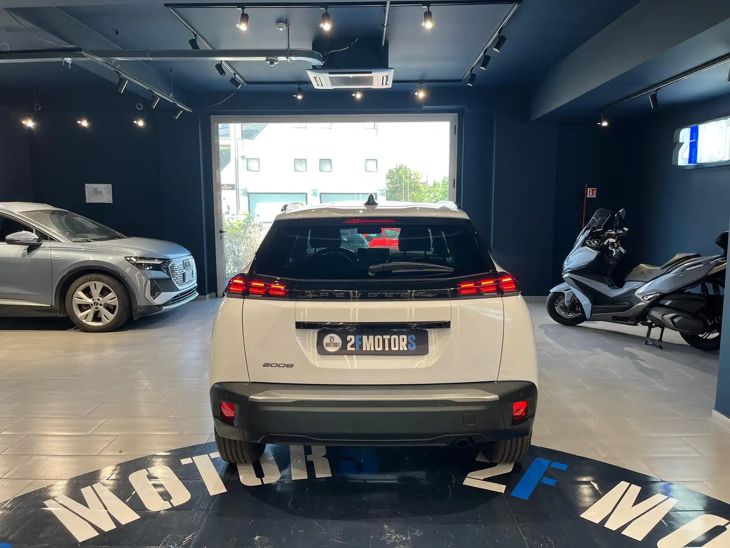 Peugeot 2008 1.2 puretech Allure Blanc - 2
