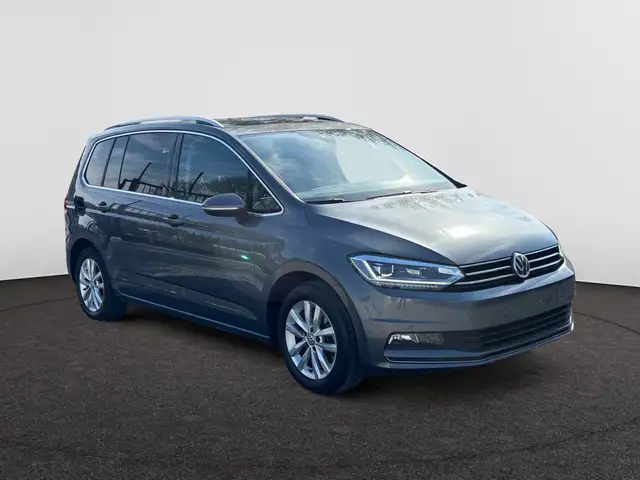Volkswagen Touran view 4