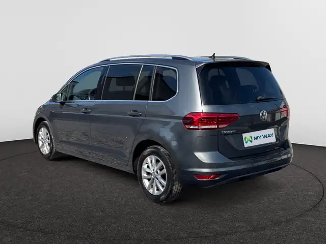 Volkswagen Touran view 2