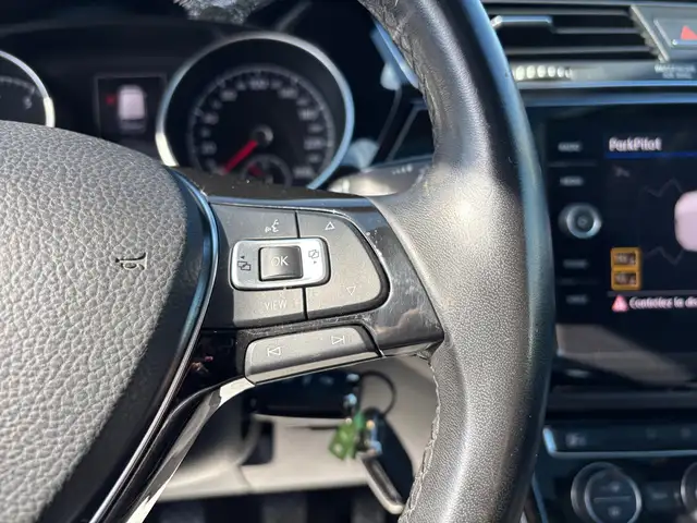 Volkswagen Touran view 8
