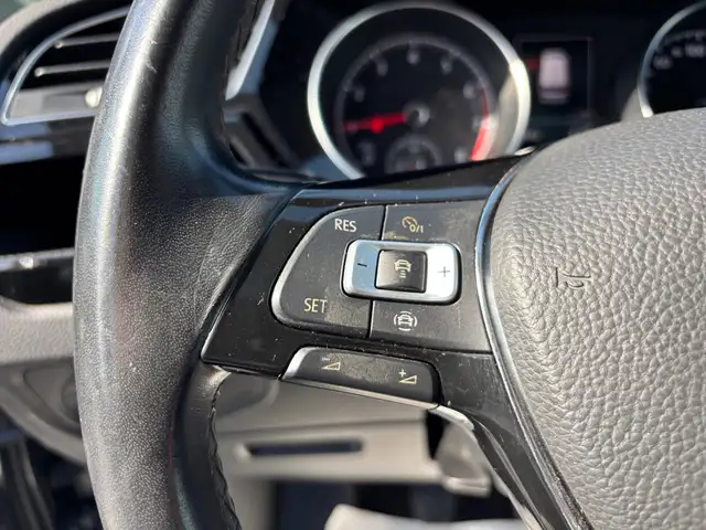 Volkswagen Touran view 12