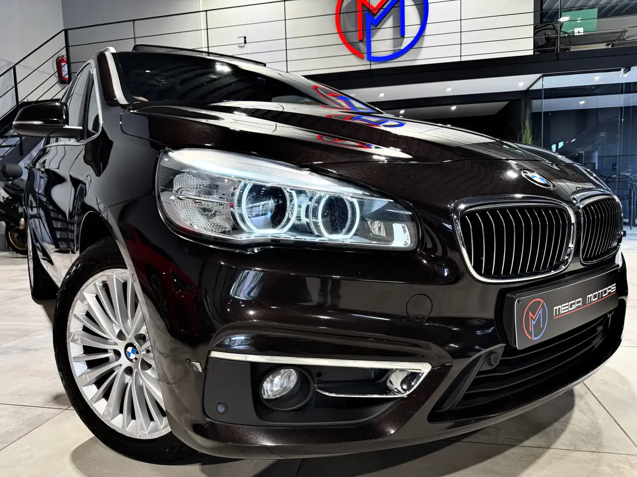 BMW 225