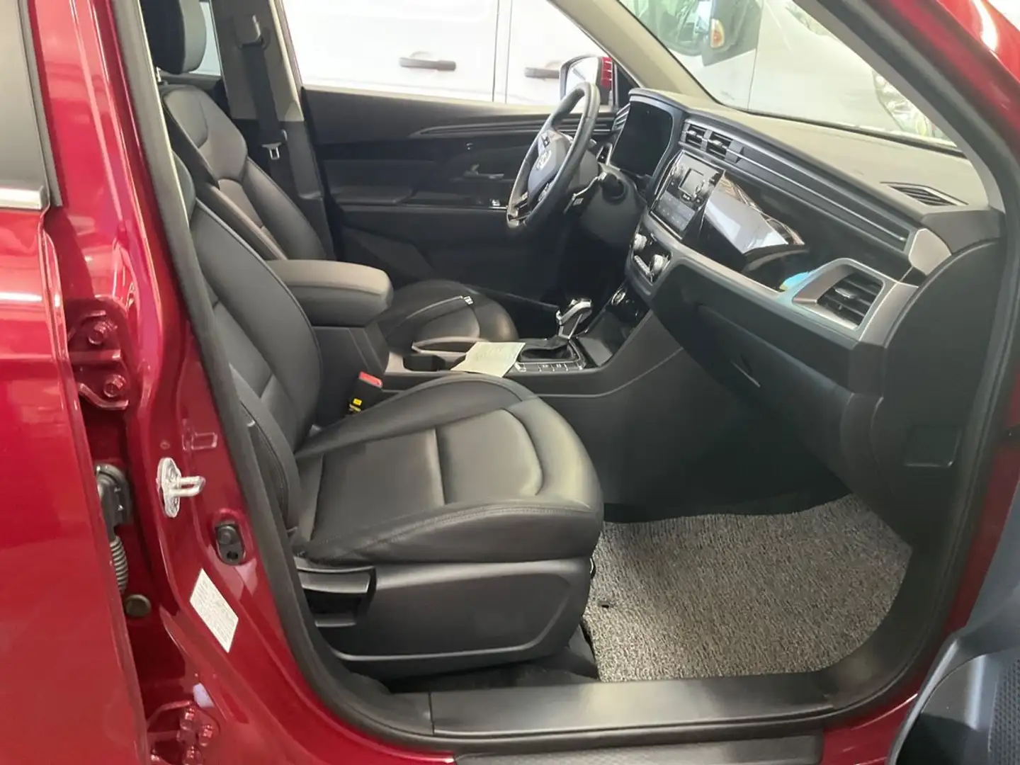 SsangYong Korando 1.5 T-GDI Amber 4x2 Rot - 1