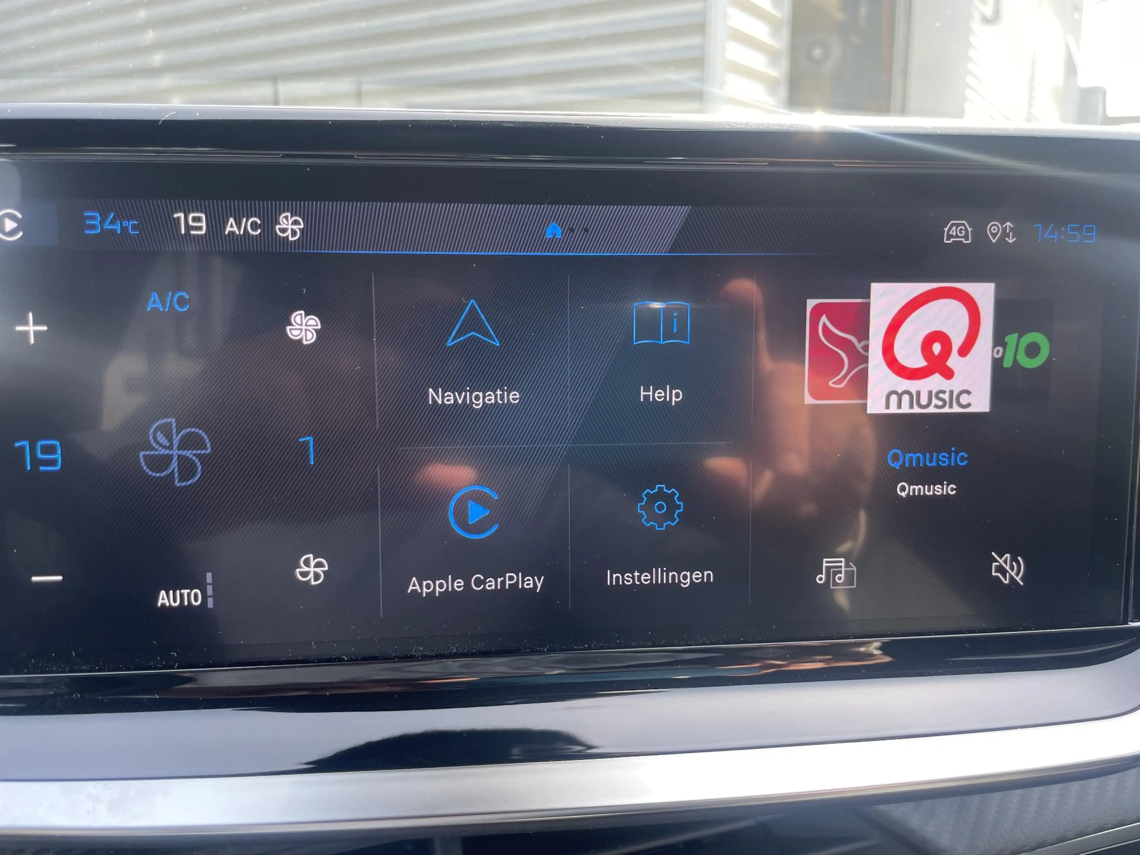 Peugeot 2008 1.2 Hybrid 145 GT — photo 6