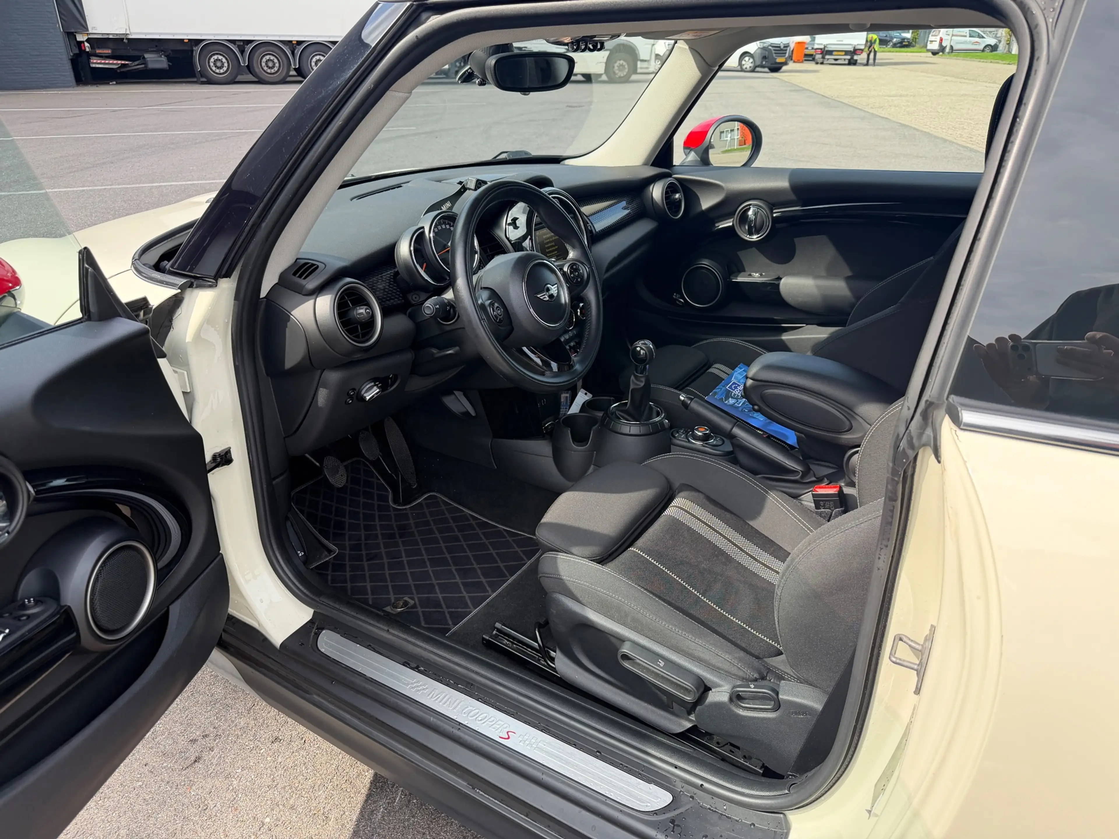 MINI John Cooper Works 3-Deurs 2.0 S Pepper JCW/240PK/REMUS/CRUISE/CLIMA/ — photo 14