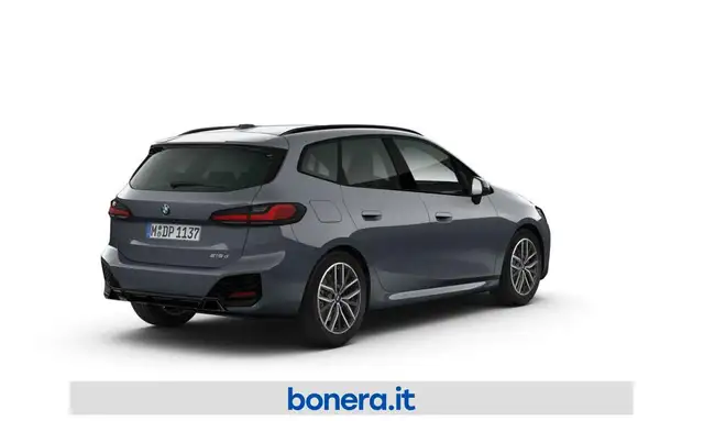 BMW 2 Series view 2
