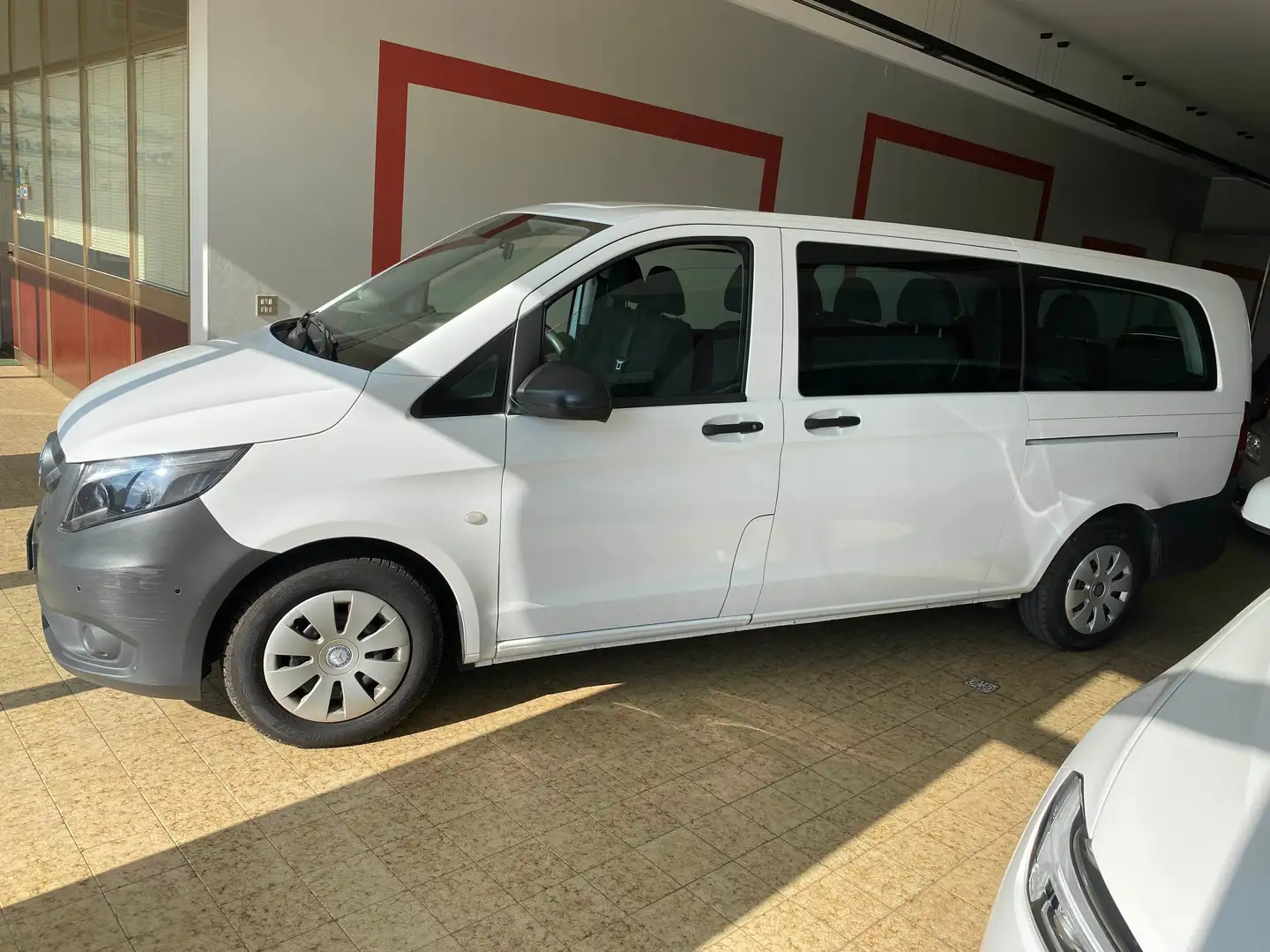 Mercedes-Benz Vito 9 POSTI Blanc - 1