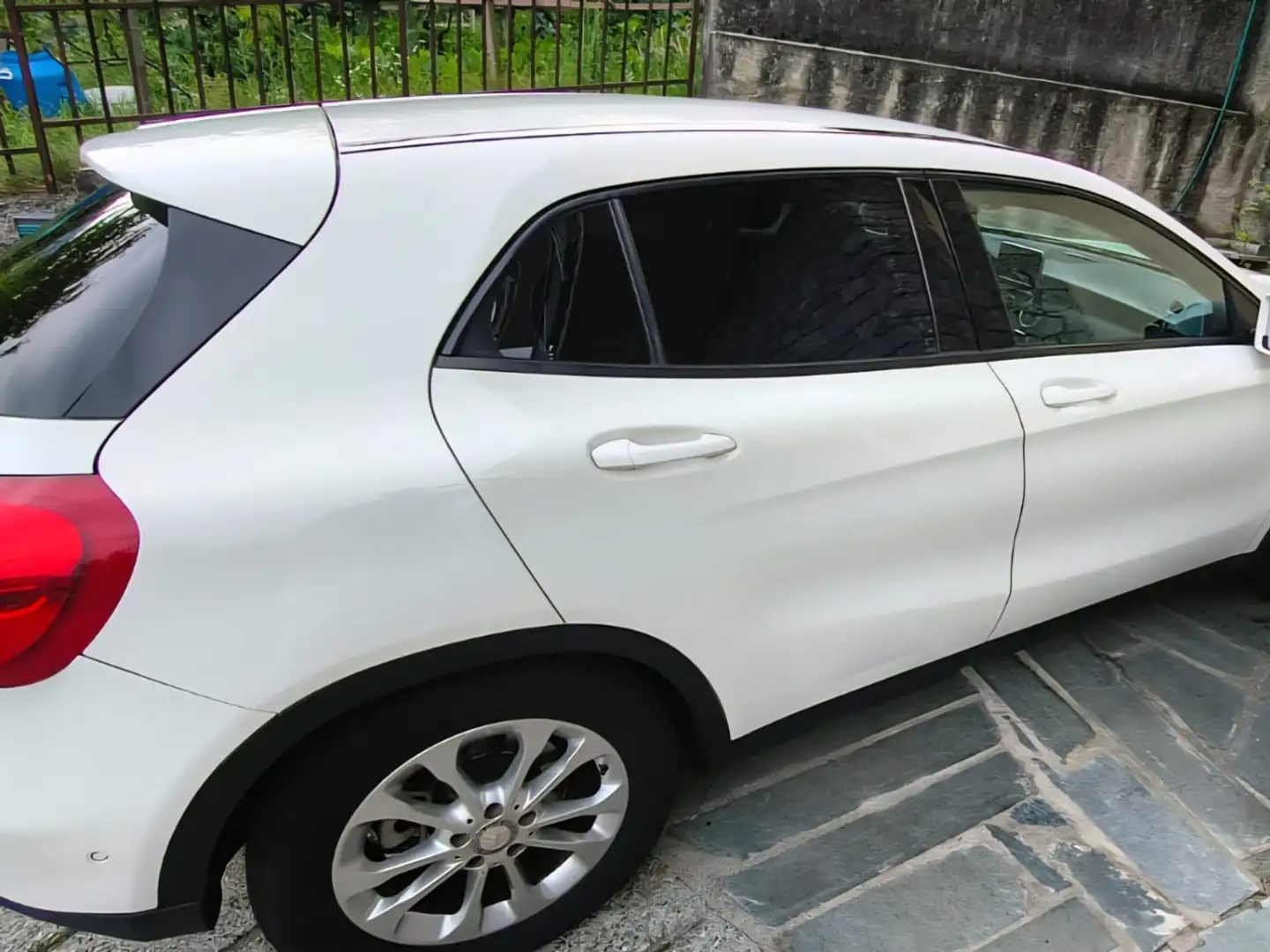 Mercedes-Benz GLA 180 d Business Bianco - 1