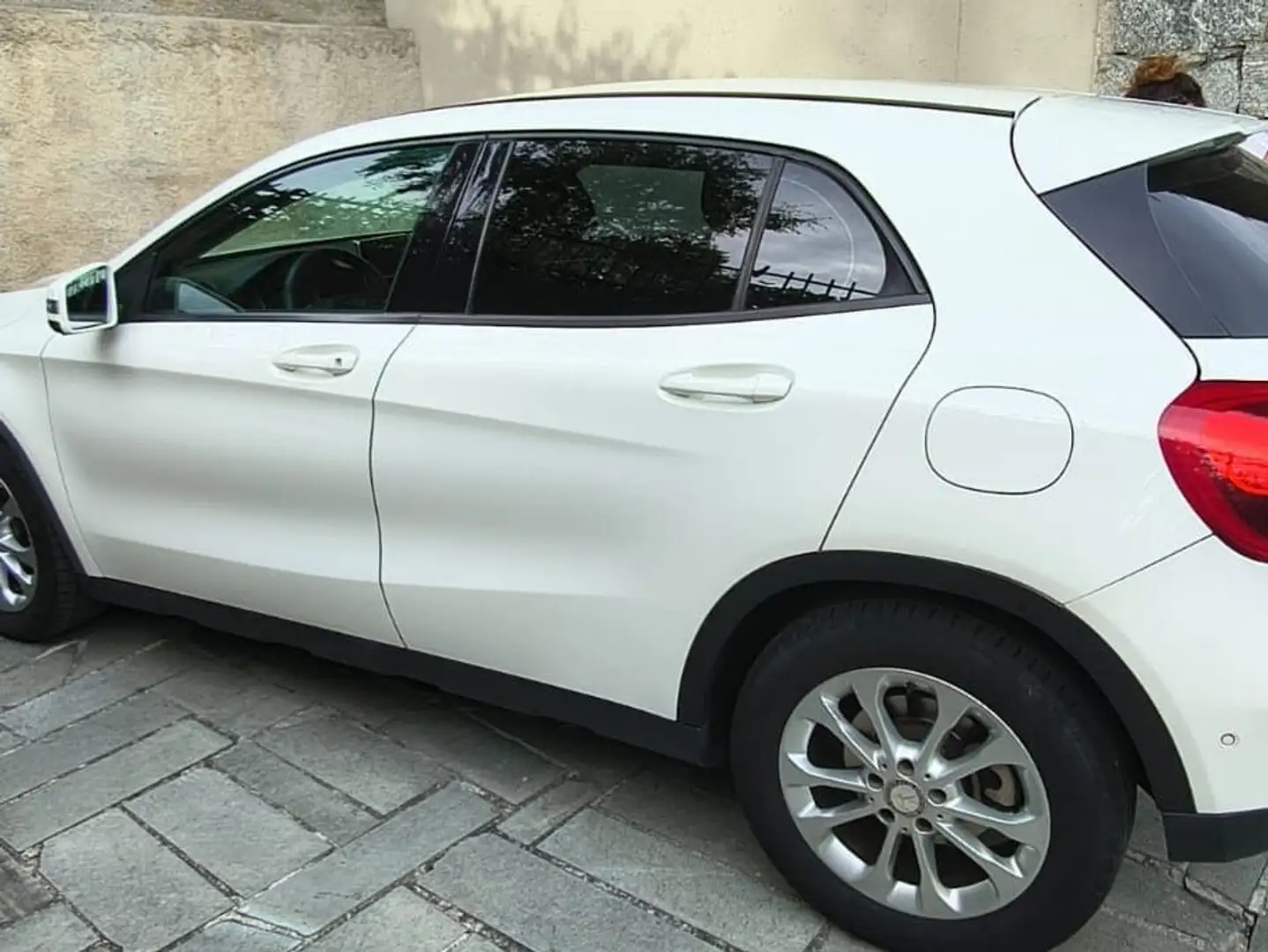 Mercedes-Benz GLA 180 d Business Bianco - 2