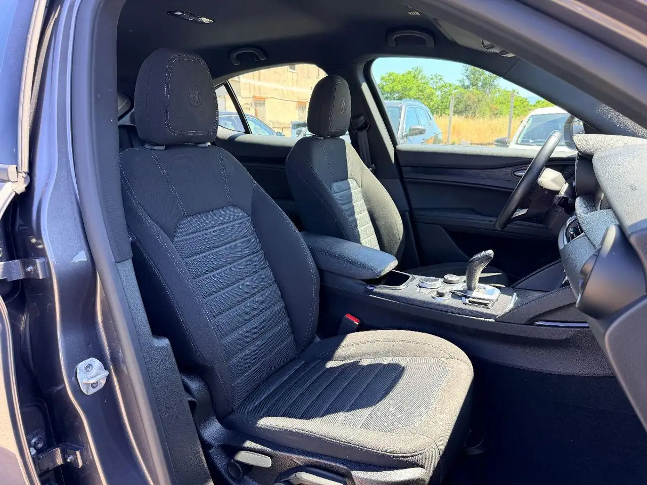Alfa Romeo Stelvio 2023 — фото 10