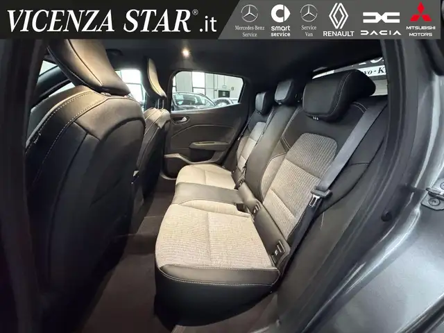 Renault Clio view 8