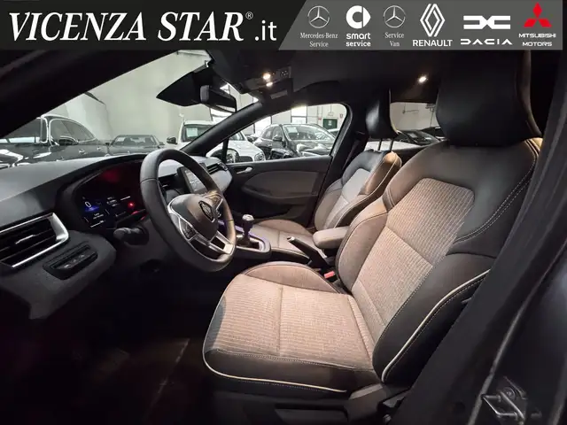 Renault Clio view 6