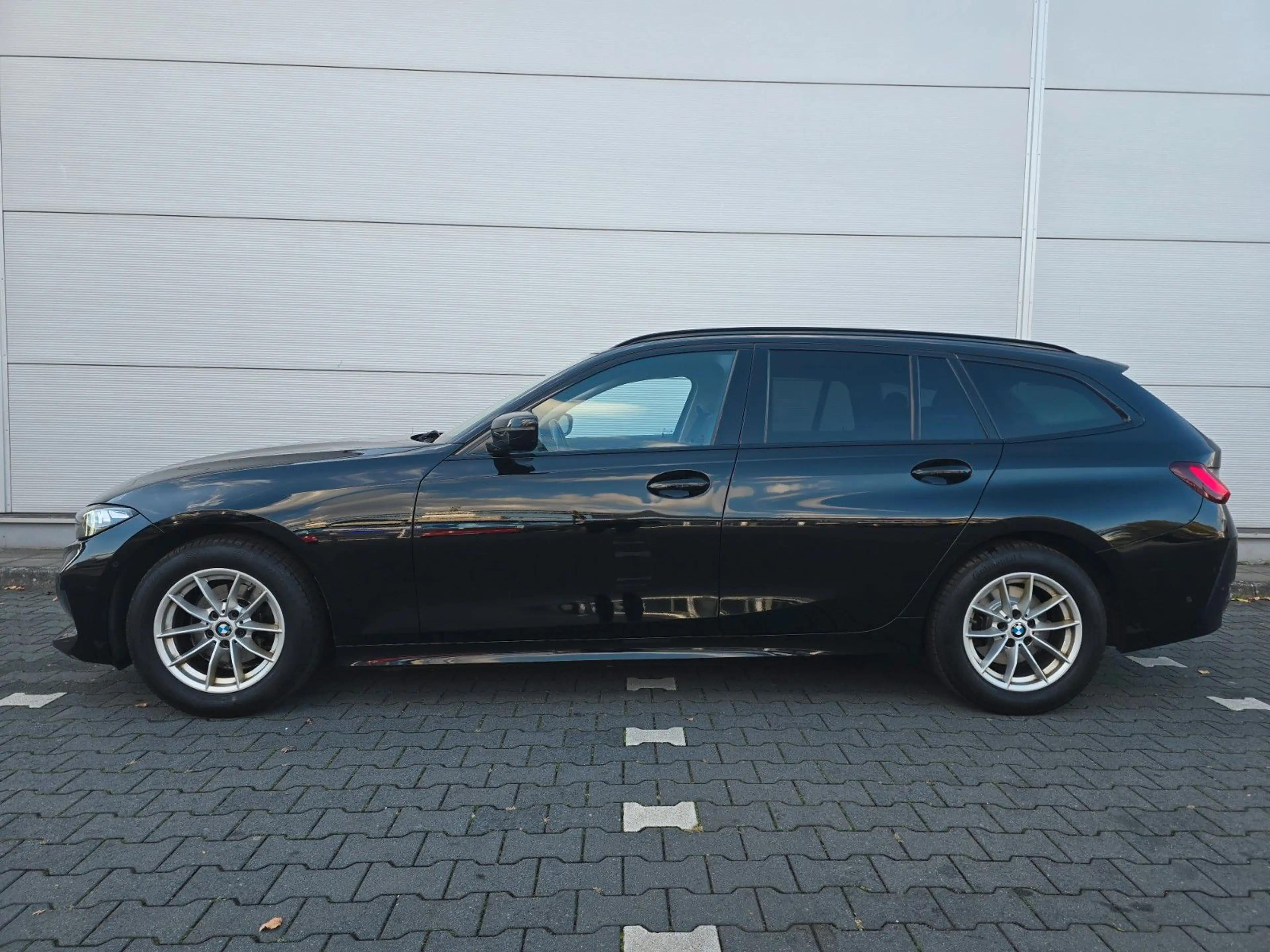 BMW 318 (Led/Kamera/LCI) — photo 4